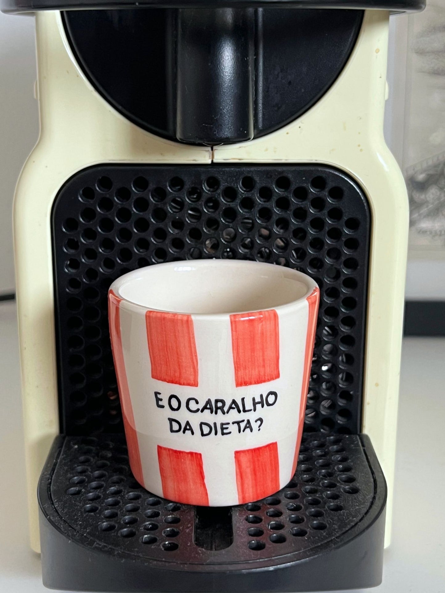 E o caralho da dieta? - Copo de café